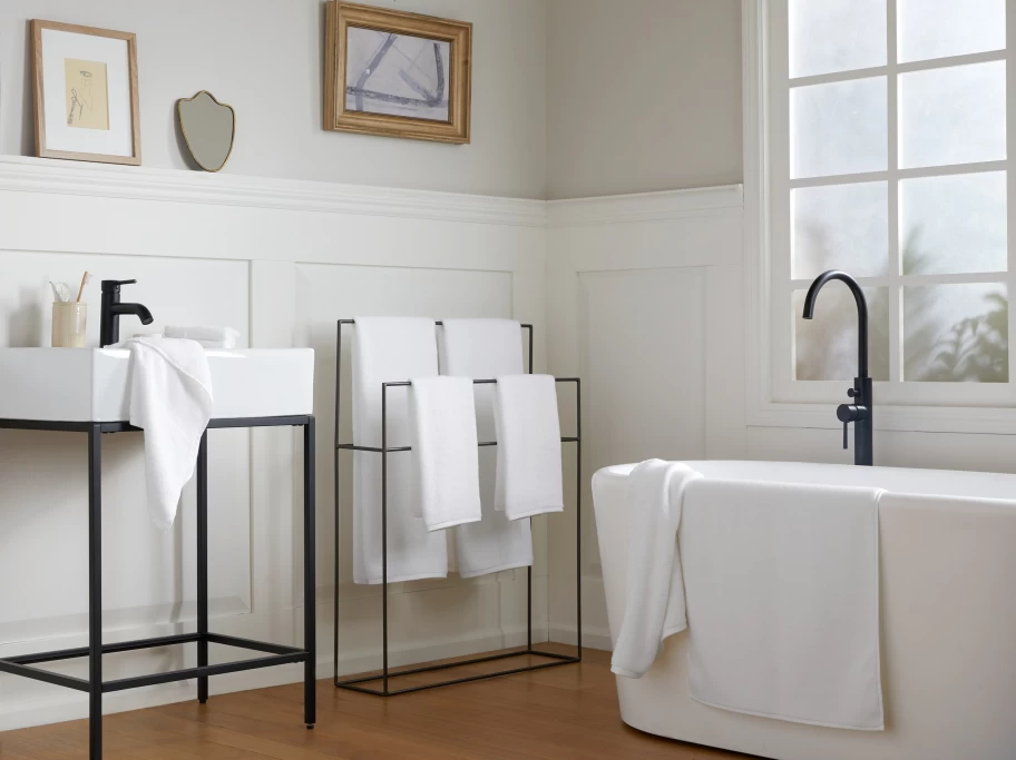 Parachute Featherweight Plush Bath Mat - Ultra Soft & Absorbent Tub Mat for Luxury Bathrooms
